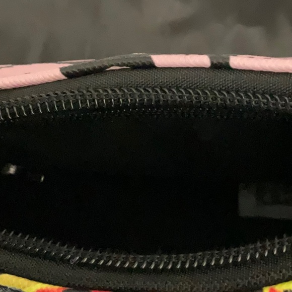 Ed Hardy Black and Pink Shoulder Bag with dust cover - Picture 6 of 6